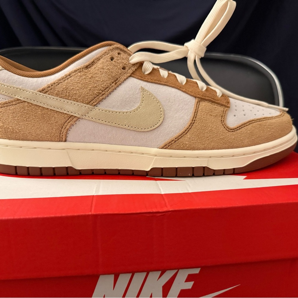 Nike Men's Brown and Cream Sneakers